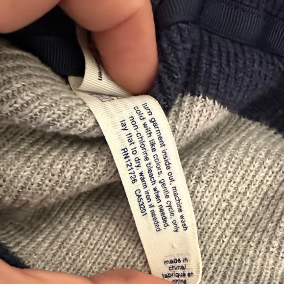 🌸Aeropostale Navy and Gray Striped Sweater - Picture 5 of 6